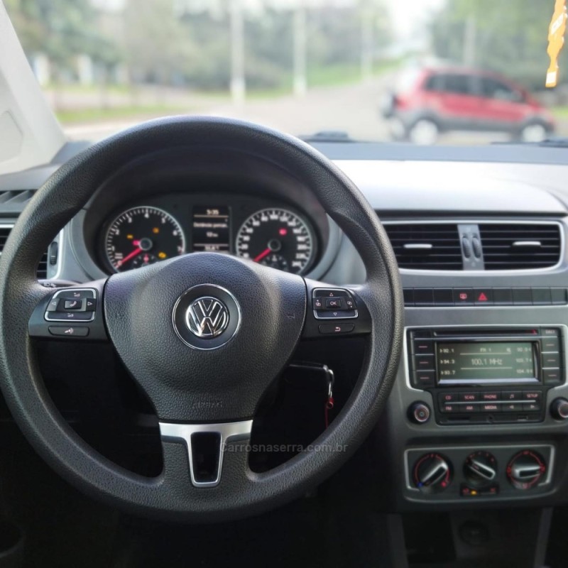FOX 1.6 MI ITREND 8V FLEX 4P MANUAL - 2014 - LAJEADO