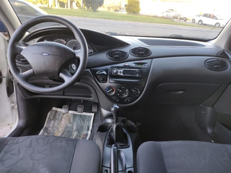 FOCUS 1.6 SE 8V FLEX 4P MANUAL - 2009 - VERANóPOLIS