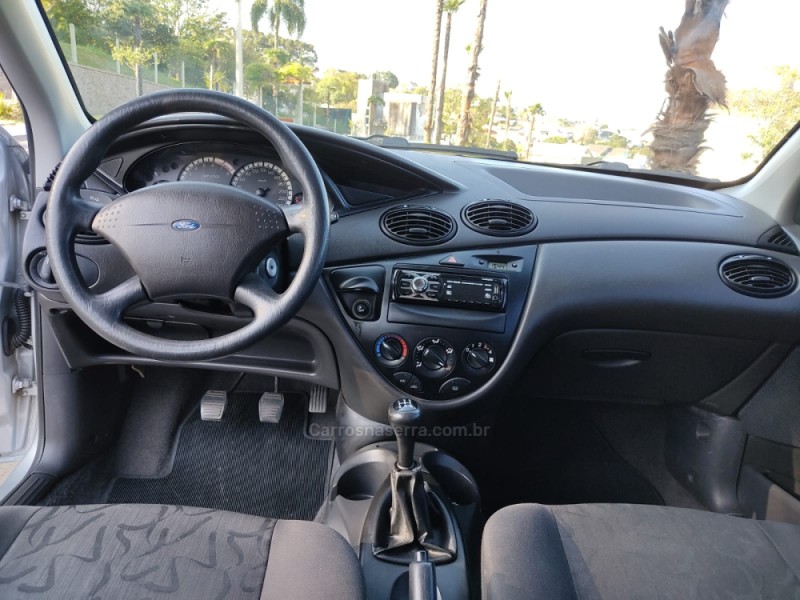 FOCUS 1.6 SE 8V FLEX 4P MANUAL - 2009 - VERANóPOLIS