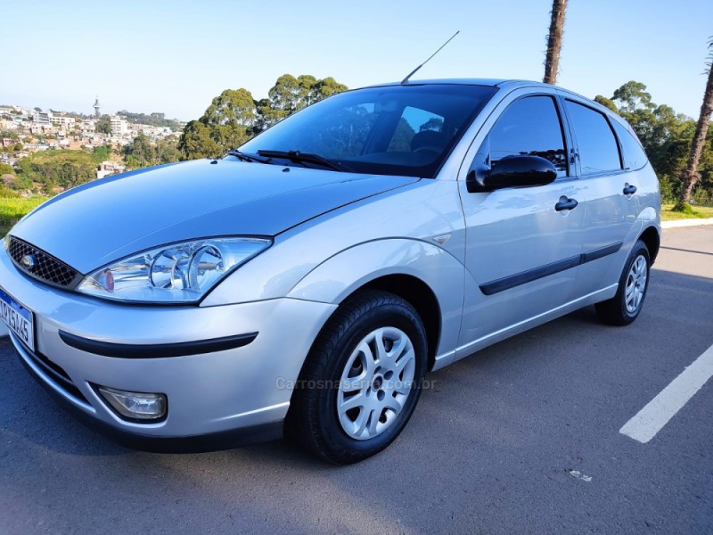 FOCUS 1.6 SE 8V FLEX 4P MANUAL - 2009 - VERANóPOLIS