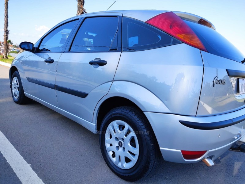 FOCUS 1.6 SE 8V FLEX 4P MANUAL - 2009 - VERANóPOLIS
