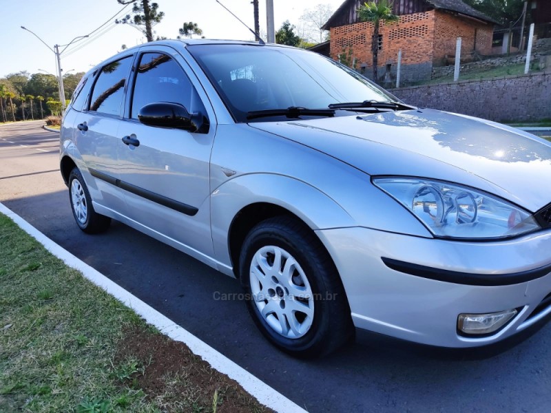 FOCUS 1.6 SE 8V FLEX 4P MANUAL - 2009 - VERANóPOLIS