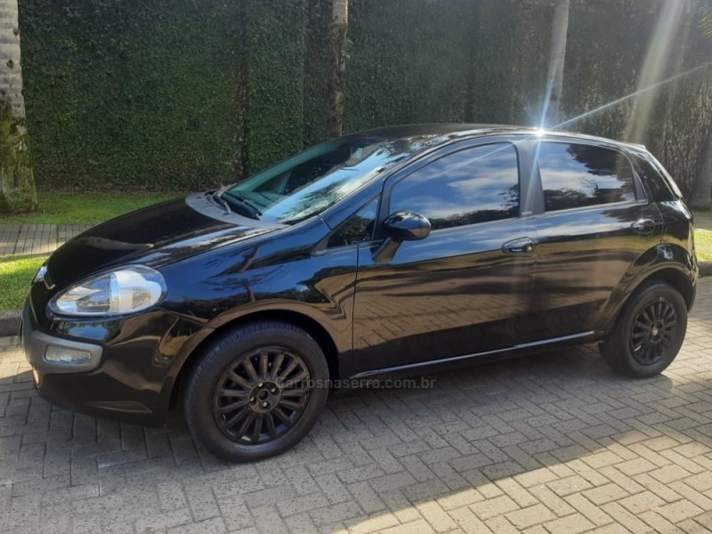 punto 1.6 essence sp dualogic 16v flex 4p automatizado 2014 caxias do sul