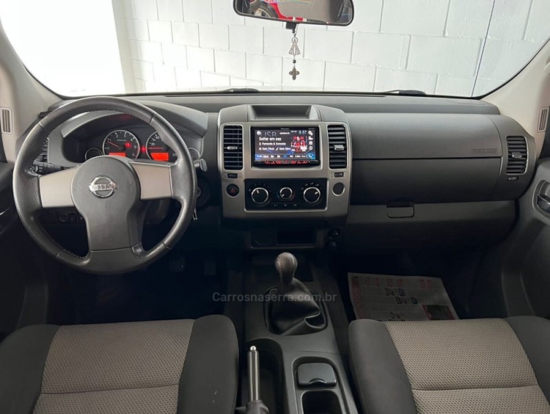 FRONTIER 2.5 SV ATTACK 10 ANOS 4X2 CD TURBO ELETRONIC DIESEL 4P MANUAL - 2014 - MONTENEGRO