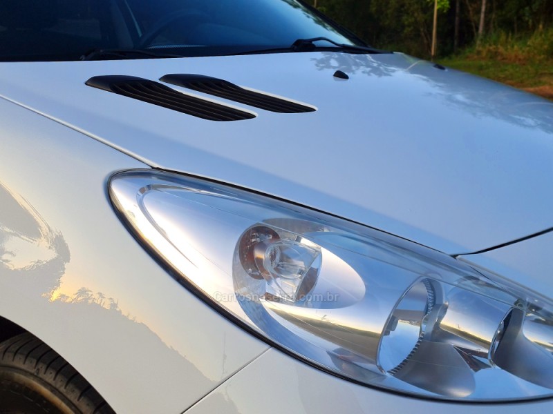207 1.4 XR 8V FLEX 4P MANUAL - 2013 - SAPIRANGA