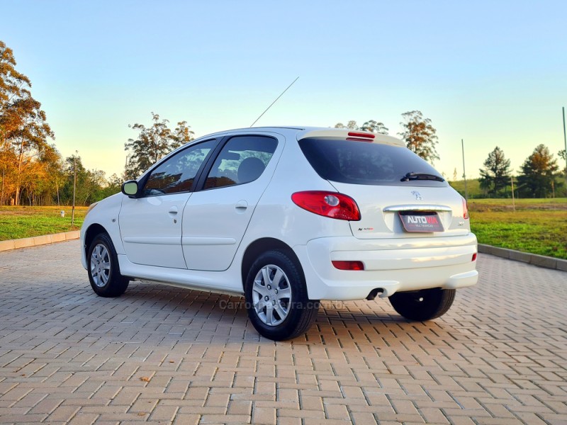 207 1.4 XR 8V FLEX 4P MANUAL - 2013 - SAPIRANGA
