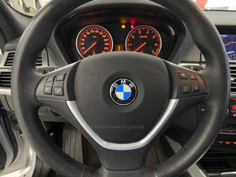 X5 4.4 4X4 50I SPORT V8 32V GASOLINA 4P AUTOMÁTICO - 2011 - FLORES DA CUNHA