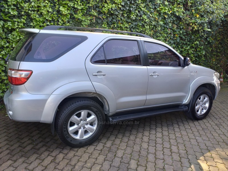 HILUX SW4 3.0 SRV 4X4 7 LUGARES 16V TURBO INTERCOOLER DIESEL 4P AUTOMÁTICO - 2009 - CAXIAS DO SUL