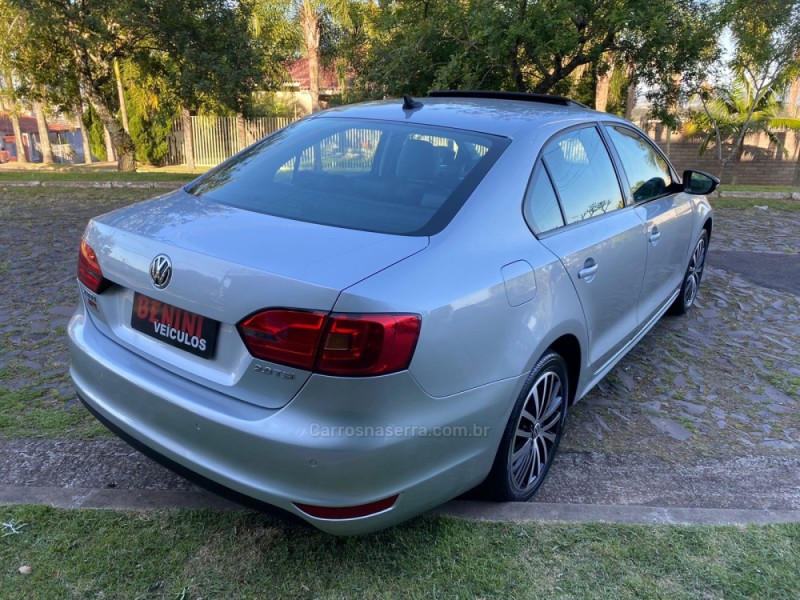 JETTA 2.0 TSI HIGHLINE 211CV GASOLINA 4P TIPTRONIC - 2011 - CAMPO BOM