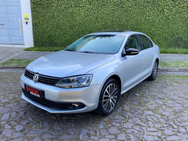 jetta 2.0 tsi highline 211cv gasolina 4p tiptronic 2011 campo bom