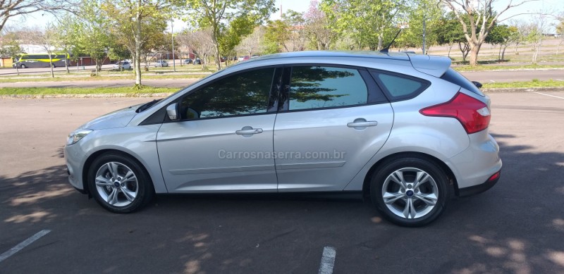 FOCUS 1.6 SE 16V FLEX 4P MANUAL - 2014 - BENTO GONçALVES