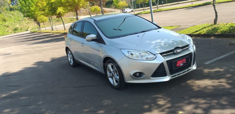 FOCUS 1.6 SE 16V FLEX 4P MANUAL - 2014 - BENTO GONçALVES