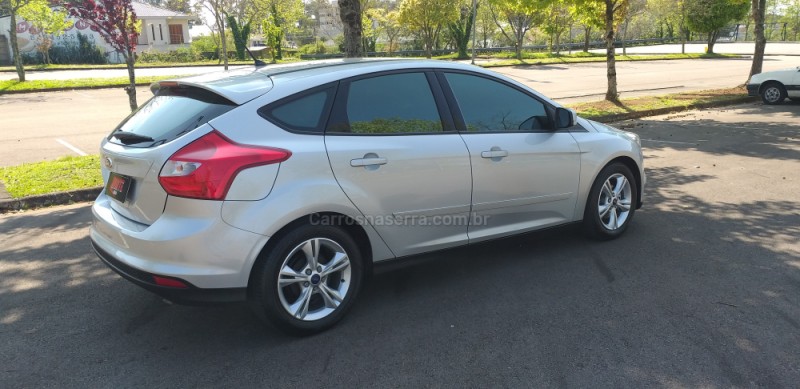 FOCUS 1.6 SE 16V FLEX 4P MANUAL - 2014 - BENTO GONçALVES