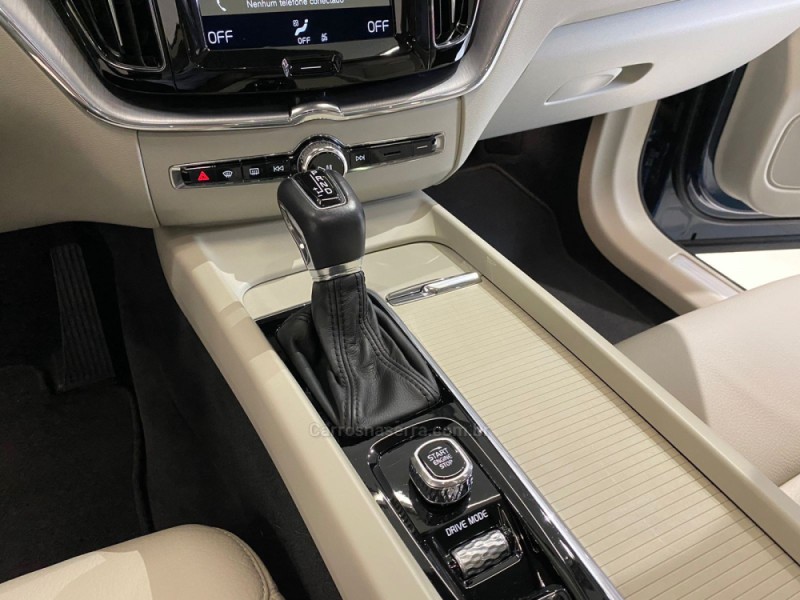 XC60 2.0 T5 MOMENTUM GASOLINA 4P AUTOMÁTICO - 2018 - FLORES DA CUNHA