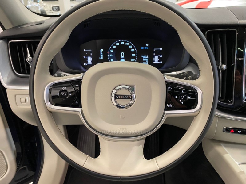 XC60 2.0 T5 MOMENTUM GASOLINA 4P AUTOMÁTICO - 2018 - FLORES DA CUNHA