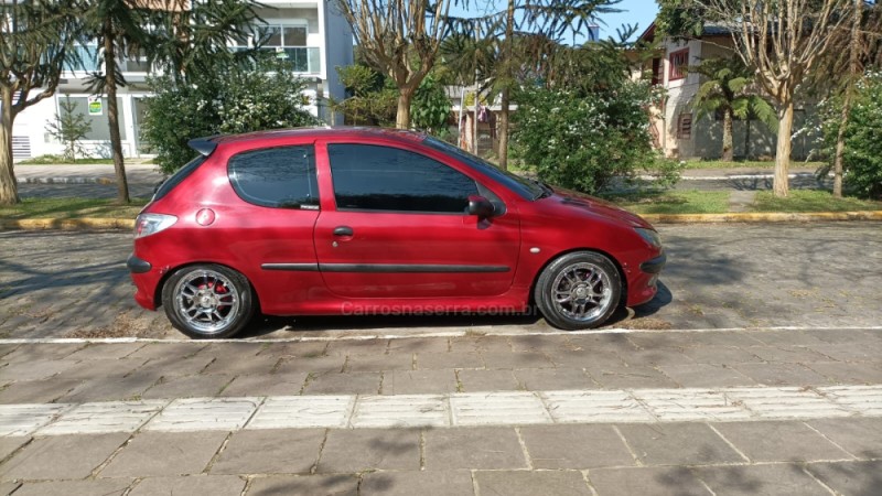 206 1.0 SOLEIL 16V GASOLINA 2P MANUAL - 2001 - FARROUPILHA