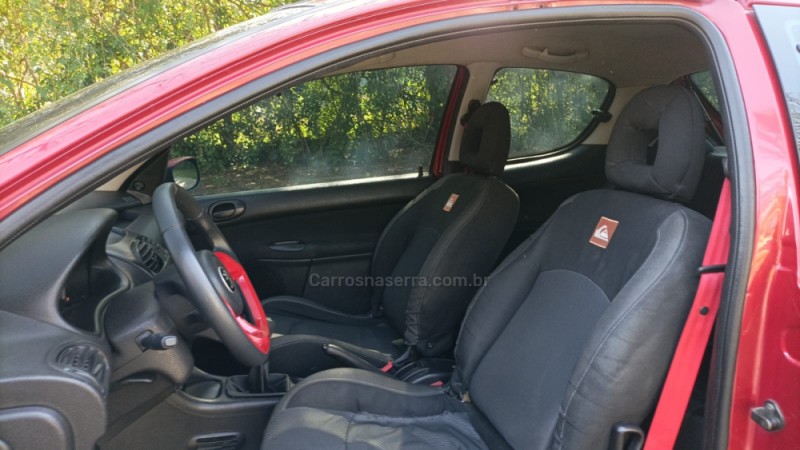 206 1.0 SOLEIL 16V GASOLINA 2P MANUAL - 2001 - FARROUPILHA