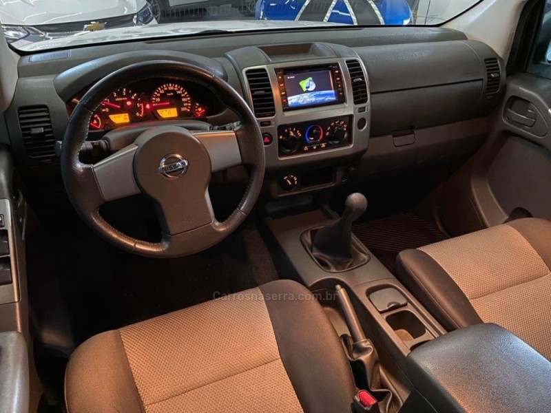 FRONTIER 2.5 SE ATTACK 4X4 CD TURBO ELETRONIC DIESEL 4P MANUAL - 2013 - ESTâNCIA VELHA
