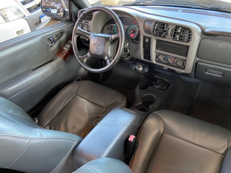 S10 2.4 MPFI EXECUTIVE 4X2 CD 8V FLEX 4P MANUAL - 2010 - CANELA