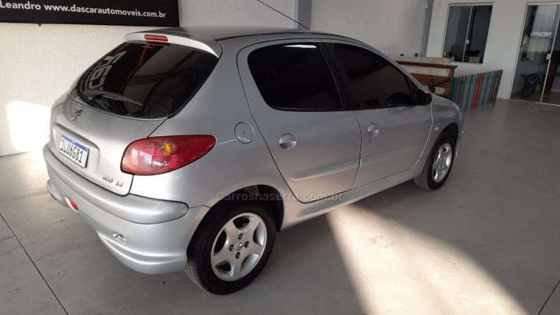 206 1.4 PRESENCE 8V GASOLINA 4P MANUAL - 2004 - BOM PRINCíPIO