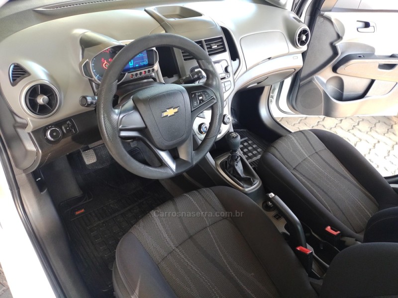 SONIC 1.6 LT 16V FLEX 4P MANUAL - 2013 - FARROUPILHA
