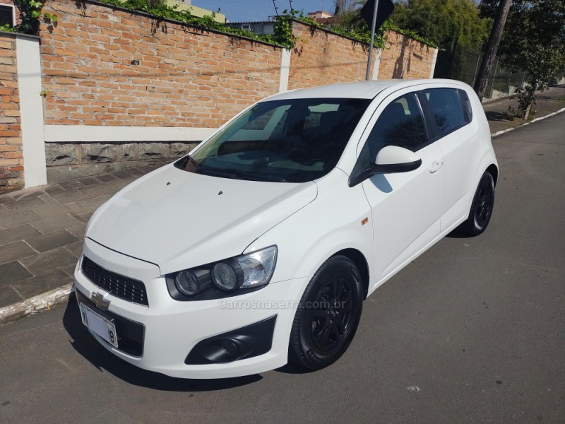 sonic 1.6 lt 16v flex 4p manual 2013 farroupilha