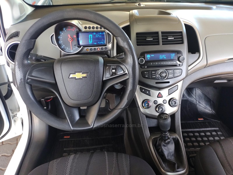 SONIC 1.6 LT 16V FLEX 4P MANUAL - 2013 - FARROUPILHA