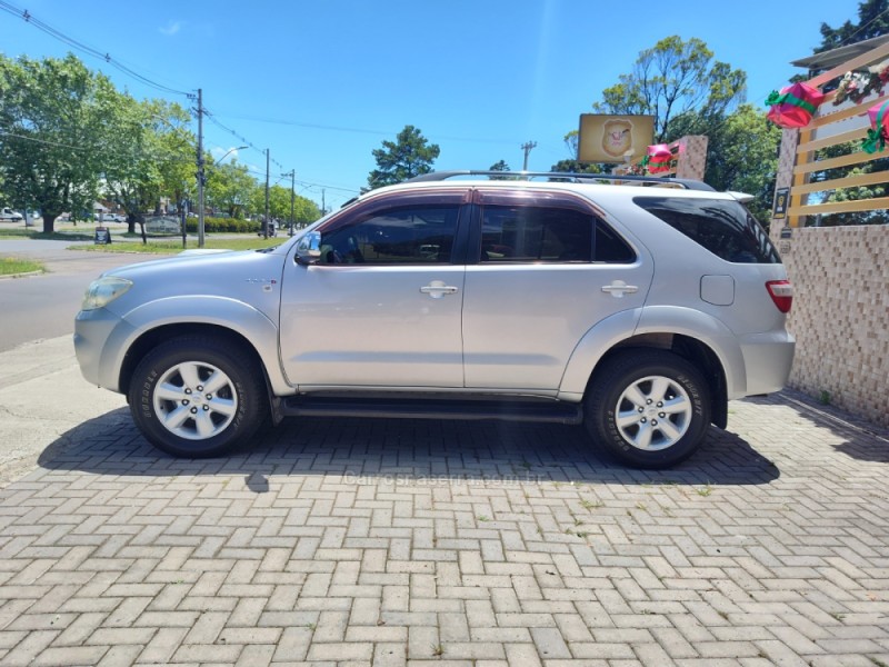 HILUX SW4 3.0 SRV 4X4 7 LUGARES 16V TURBO INTERCOOLER DIESEL 4P AUTOMÁTICO - 2011 - CANELA