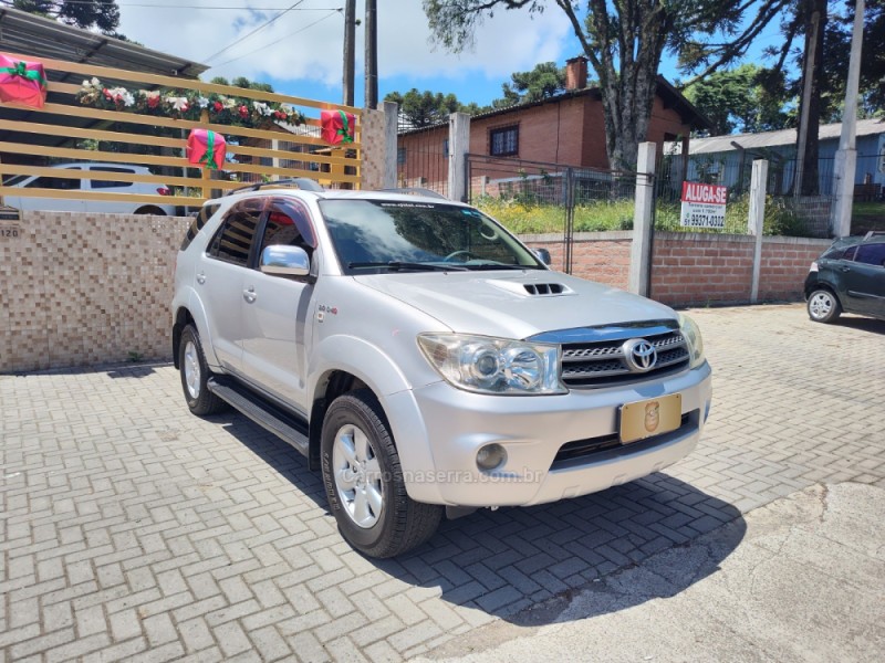 HILUX SW4 3.0 SRV 4X4 7 LUGARES 16V TURBO INTERCOOLER DIESEL 4P AUTOMÁTICO - 2011 - CANELA