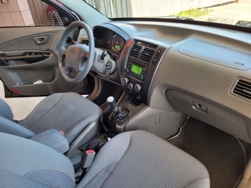 TUCSON 2.0 MPFI GL 16V 142CV 2WD GASOLINA 4P MANUAL - 2012 - CAXIAS DO SUL