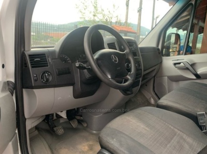 SPRINTER 2.2 FURGÃO STREET 415 CDI BAIXO DIESEL 3P MANUAL - 2018 - GARIBALDI
