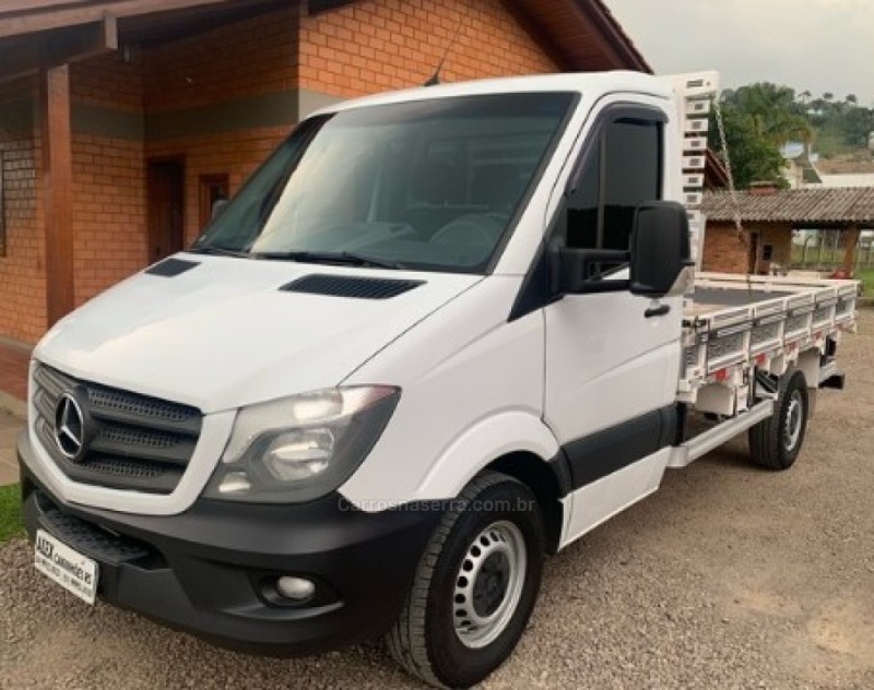 SPRINTER 2.2 FURGÃO STREET 415 CDI BAIXO DIESEL 3P MANUAL - 2018 - GARIBALDI