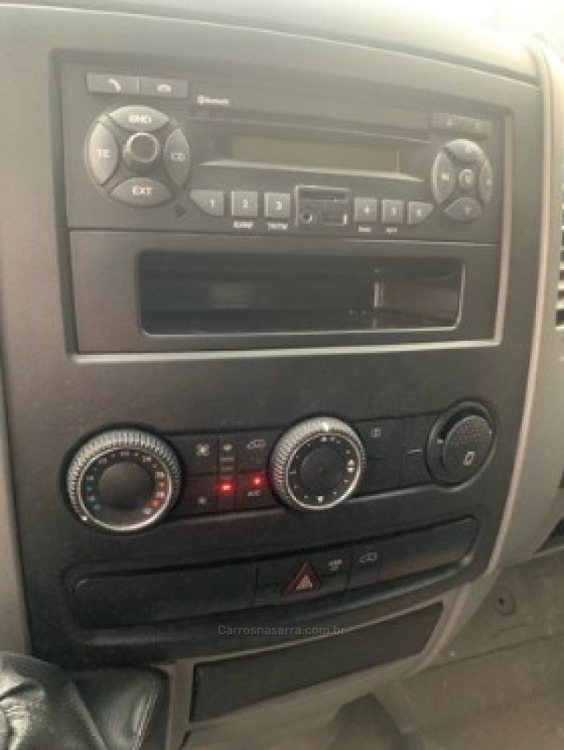 SPRINTER 2.2 FURGÃO STREET 415 CDI BAIXO DIESEL 3P MANUAL - 2018 - GARIBALDI