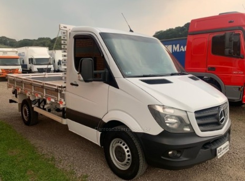SPRINTER 2.2 FURGÃO STREET 415 CDI BAIXO DIESEL 3P MANUAL - 2018 - GARIBALDI