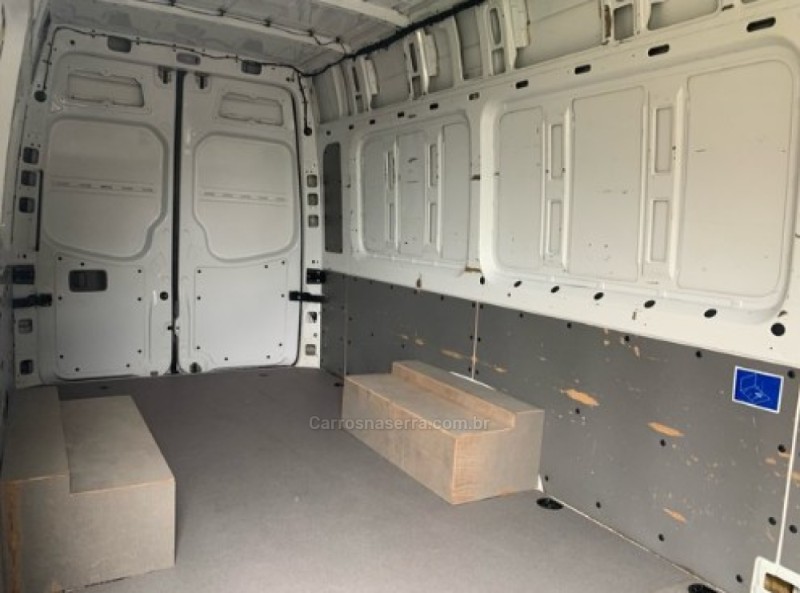 SPRINTER 2.2 CHASSI 515 LONGO DIESEL 3P MANUAL - 2019 - GARIBALDI