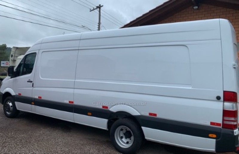 SPRINTER 2.2 CHASSI 515 LONGO DIESEL 3P MANUAL - 2019 - GARIBALDI