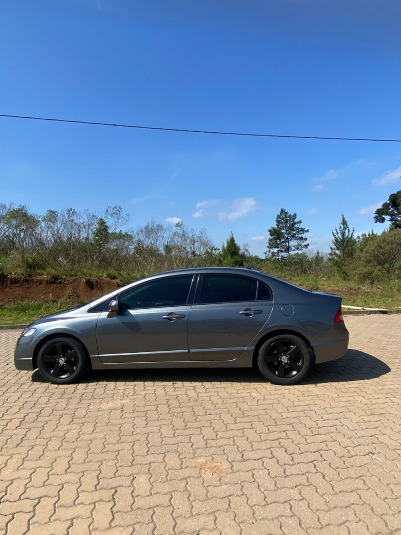 CIVIC 1.8 LXS 16V GASOLINA 4P AUTOMÁTICO - 2010 - GARIBALDI