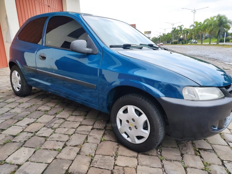 CELTA 1.0 MPFI SUPER 8V FLEX 2P MANUAL - 2001 - VERANóPOLIS