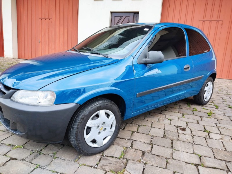 CELTA 1.0 MPFI SUPER 8V FLEX 2P MANUAL - 2001 - VERANóPOLIS