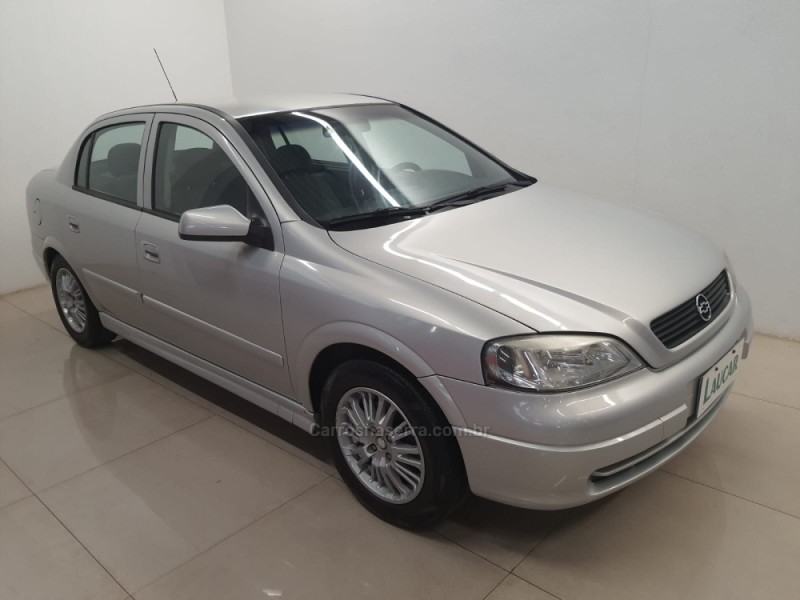 ASTRA  MPFI GL SEDAN 8V GASOLINA 4P MANUAL 2000 - CASCA - Carros na Serra