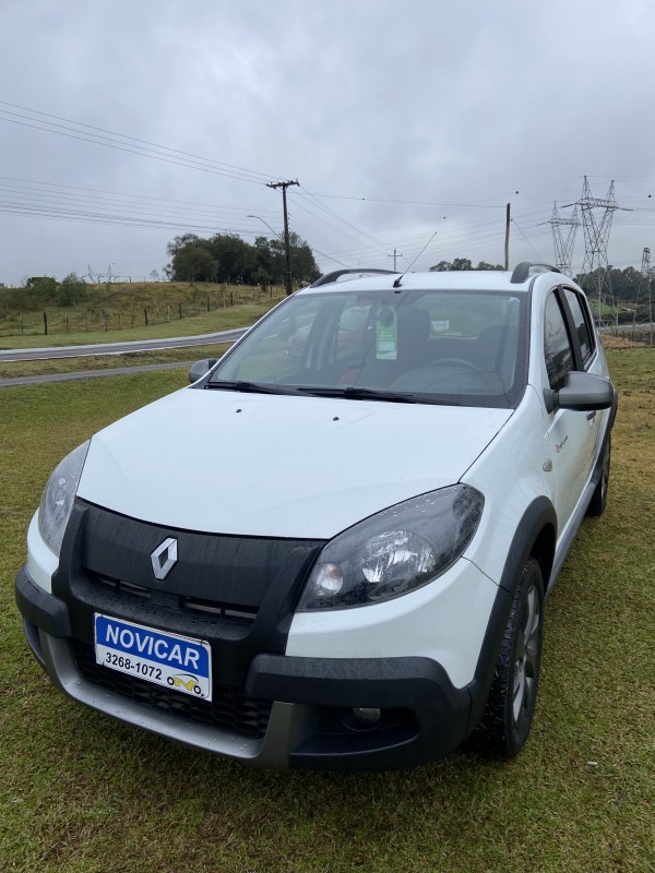 SANDERO 1.6 STEPWAY 8V FLEX 4P MANUAL - 2013 - FARROUPILHA