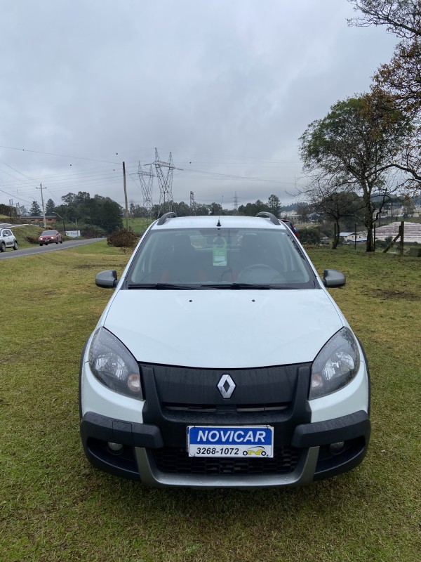 SANDERO 1.6 STEPWAY 8V FLEX 4P MANUAL - 2013 - FARROUPILHA