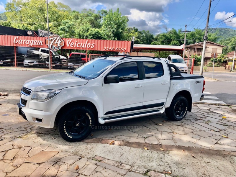 S10 2.8 LS 4X4 CD 16V TURBO DIESEL 4P MANUAL - 2016 - TRêS COROAS