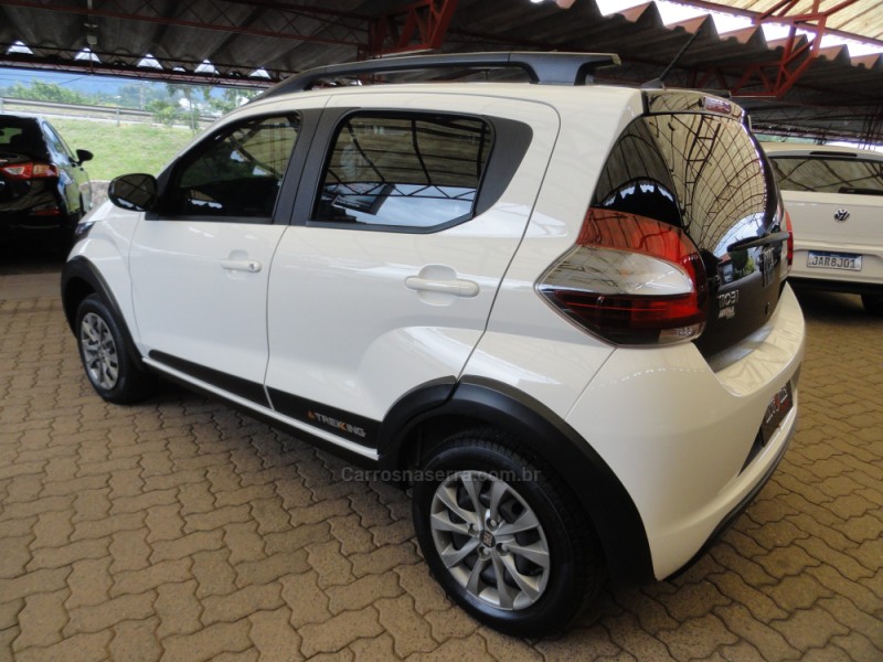 MOBI 1.0 TREKKING 8V FLEX 4P MANUAL - 2021 - SAPIRANGA