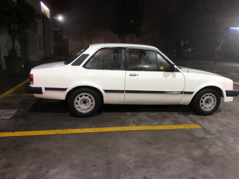 CHEVETTE 1.6 SL 8V GASOLINA 2P MANUAL - 1983 - FARROUPILHA