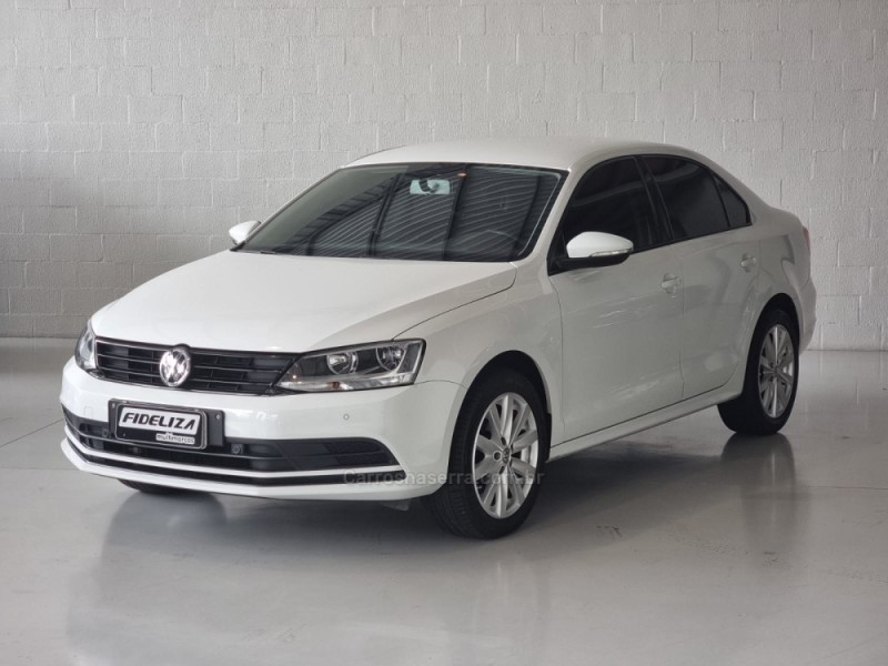 JETTA 1.4 16V TSI TRENDLINE GASOLINA 4P TIPTRONIC - 2016 - FARROUPILHA