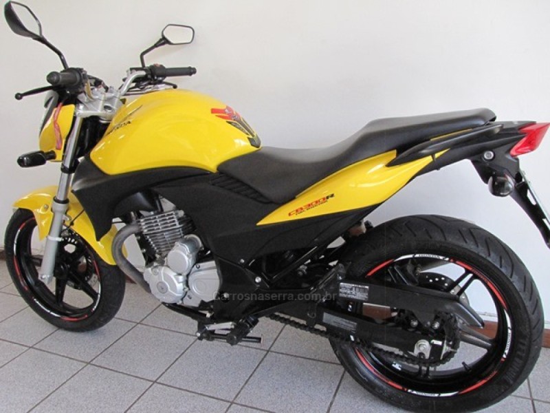 CB 300R  - 2012 - FARROUPILHA