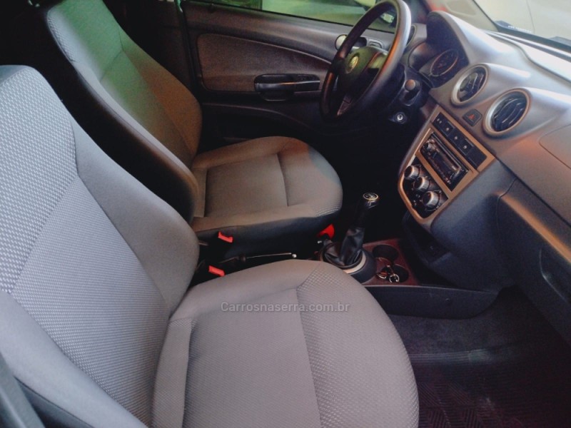 VOYAGE 1.0 MI CITY 8V FLEX 4P MANUAL - 2011 - SãO SEBASTIãO DO CAí