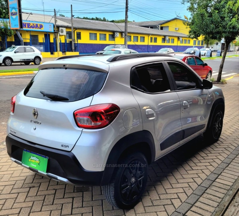 KWID 1.0 12V OUTSIDER FLEX 4P MANUAL - 2020 - PAROBé