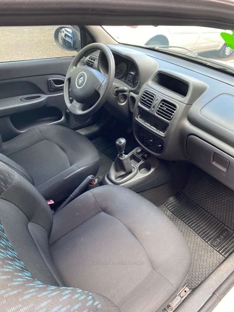 CLIO 1.0 AUTHENTIQUE 16V FLEX 2P MANUAL - 2016 - PAROBé